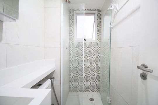 Banheiro de apartamento à venda com 2 quartos, 40m² em Jardim Parque Morumbi, São Paulo