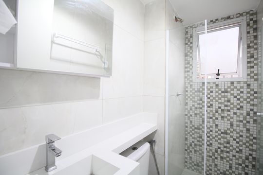 Banheiro de apartamento à venda com 2 quartos, 40m² em Jardim Parque Morumbi, São Paulo