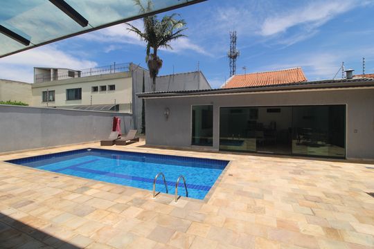 Casa para alugar com 4 quartos, 393m² em Interlagos, São Paulo
