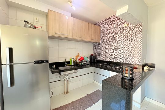 Cozinha de apartamento à venda com 2 quartos, 49m² em Residencial Alexandria, Várzea Paulista