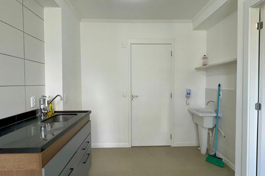 Cozinha de kitnet/studio para alugar com 1 quarto, 27m² em Pinheiros, São Paulo