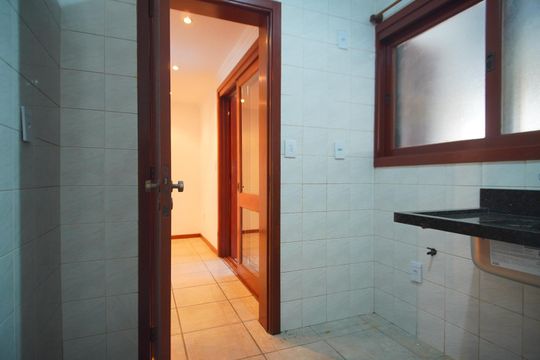Cozinha de casa à venda com 4 quartos, 175m² em Jardim Itu, Porto Alegre