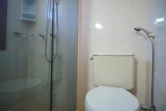 Banheiro da Suíte de casa à venda com 4 quartos, 175m² em Jardim Itu, Porto Alegre
