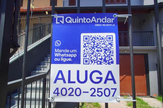 Placa na Fachada de casa à venda com 4 quartos, 175m² em Jardim Itu, Porto Alegre