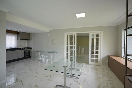 Cozinha de casa para alugar com 3 quartos, 300m² em Jurerê Internacional, Florianópolis
