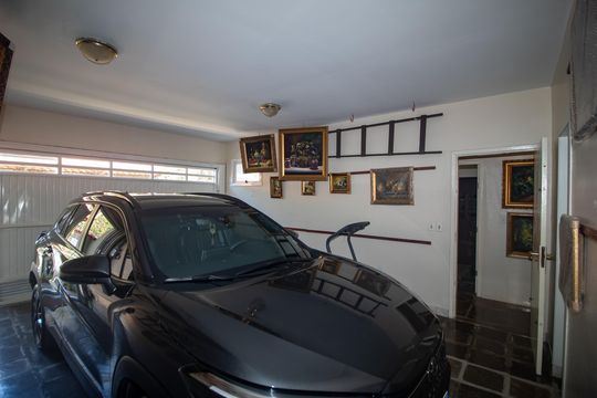 Garagem de casa à venda com 5 quartos, 298m² em Ipanema, Porto Alegre
