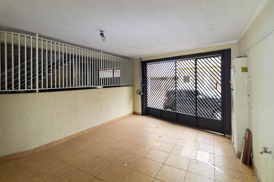 Garagem de casa para alugar com 3 quartos, 400m² em Vila Lucia, São Paulo