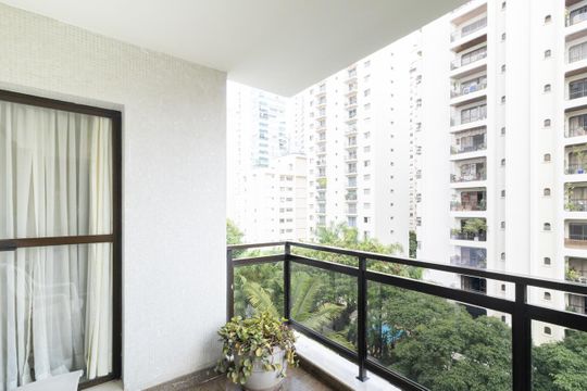 Varanda  de apartamento à venda com 3 quartos, 128m² em Indianópolis, São Paulo