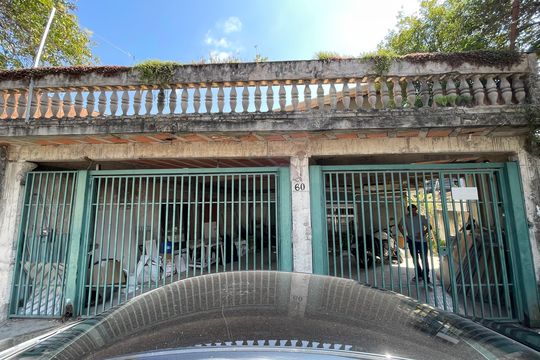 Fachada de casa à venda com 3 quartos, 230m² em Rio Pequeno, São Paulo