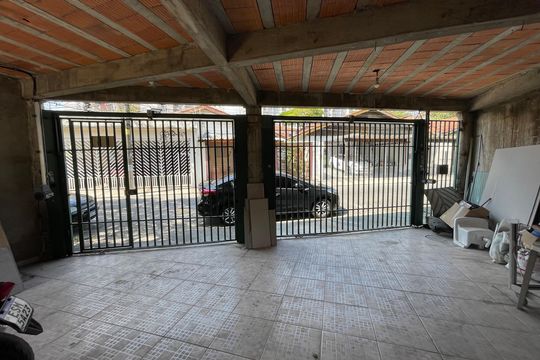 Garagem de casa à venda com 3 quartos, 230m² em Rio Pequeno, São Paulo