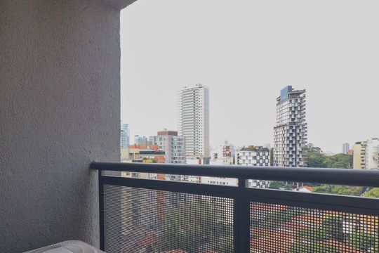 Varanda de kitnet/studio para alugar com 1 quarto, 25m² em Sumarezinho, São Paulo