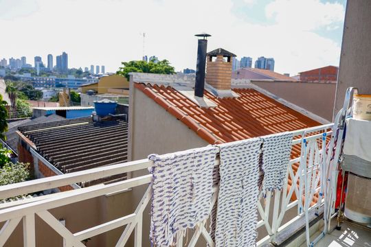Sacada de casa à venda com 4 quartos, 238m² em Bela Vista, Osasco