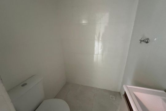 Banheiro de casa para alugar com 1 quarto, 80m² em Cidade Ariston Estela Azevedo, Carapicuíba