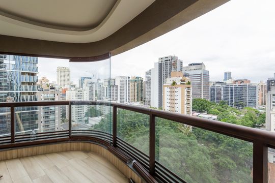 Varanda de kitnet/studio para alugar com 1 quarto, 60m² em Itaim Bibi, São Paulo