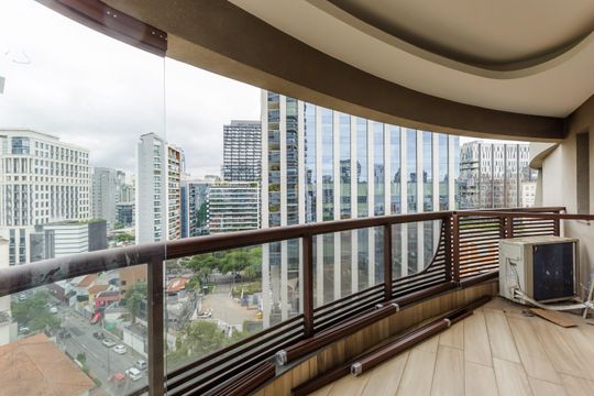 Varanda de kitnet/studio para alugar com 1 quarto, 60m² em Itaim Bibi, São Paulo