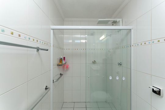 Banheiro Social de apartamento à venda com 2 quartos, 93m² em Lapa, São Paulo