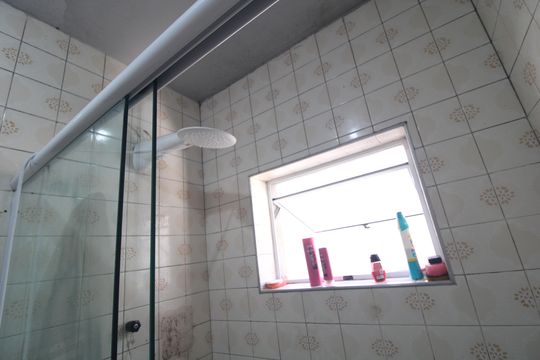 Banheiro de casa à venda com 2 quartos, 252m² em Jardim Satelite, São Paulo