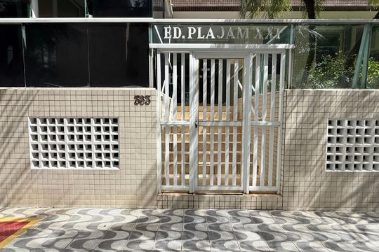 Fachada de apartamento para alugar com 3 quartos, 96m² em Enseada, Guarujá