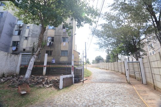 Fachada de apartamento à venda com 2 quartos, 37m² em Olaria, Canoas