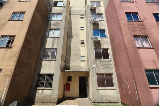 Fachada do bloco de apartamento à venda com 2 quartos, 37m² em Olaria, Canoas