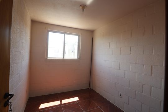 Quarto 2 de apartamento para alugar com 2 quartos, 37m² em Olaria, Canoas
