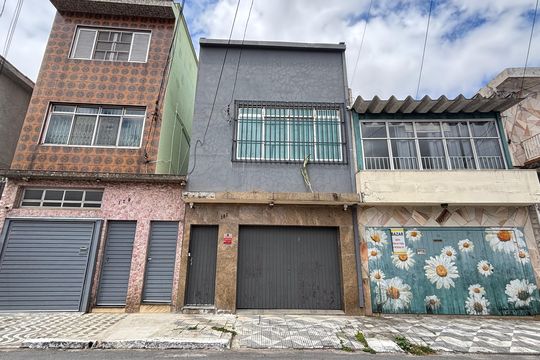 Fachada de casa para alugar com 6 quartos, 450m² em Água Rasa, São Paulo