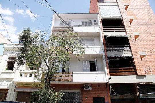 Fachada de apartamento à venda com 1 quarto, 40m² em Centro Histórico, Porto Alegre