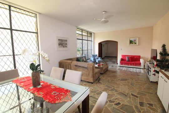 Casa à venda com 4 quartos, 900m² em Méier, Rio de Janeiro
