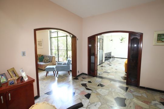 Sala 2 de casa à venda com 4 quartos, 900m² em Méier, Rio de Janeiro
