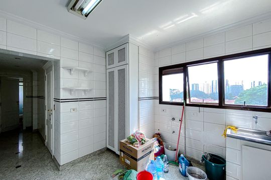 Área de Serviço de apartamento para alugar com 4 quartos, 394m² em Jardim Anália Franco, São Paulo