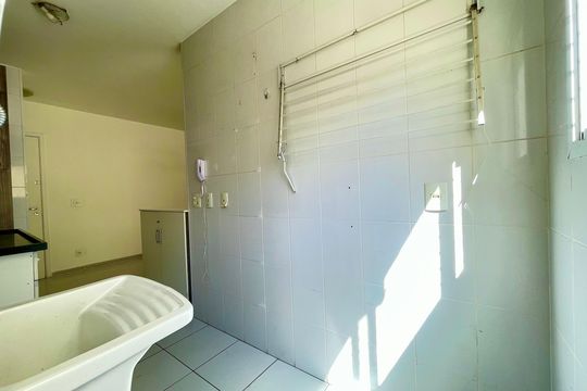 Área de Serviço de apartamento para alugar com 2 quartos, 88m² em Jardim Flor da Montanha, Guarulhos