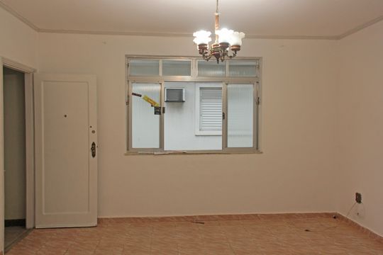 Sala de apartamento para alugar com 2 quartos, 80m² em Marapé, Santos