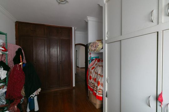Casa à venda com 4 quartos, 600m² em Sagrada Família, Belo Horizonte