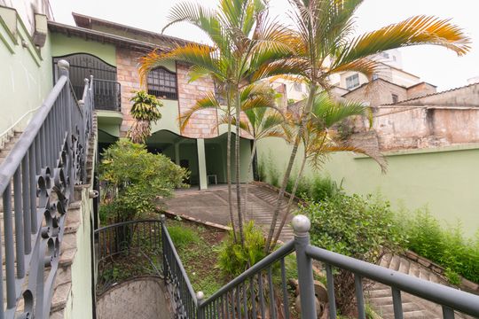 Casa à venda com 4 quartos, 600m² em Sagrada Família, Belo Horizonte