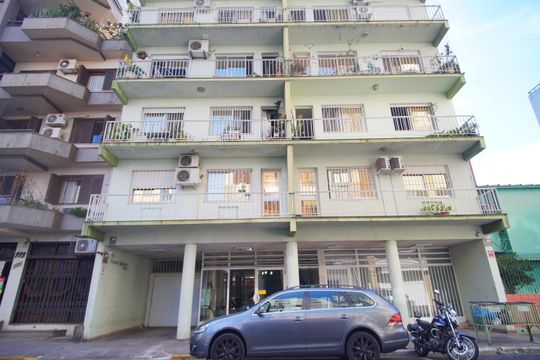 Fachada de kitnet/studio para alugar com 1 quarto, 27m² em Centro, São Leopoldo