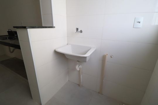 Área de Serviço de apartamento para alugar com 2 quartos, 58m² em Jardim Holanda, Uberlândia