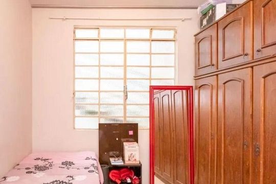 Casa para alugar com 13 quartos, 275m² em Horto Florestal, Belo Horizonte
