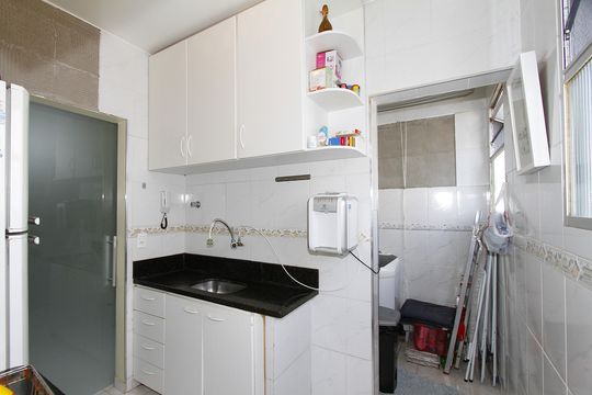 Cozinha de apartamento à venda com 2 quartos, 54m² em Palmeiras, Belo Horizonte