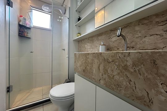 Banheiro de apartamento à venda com 2 quartos, 61m² em Santo Afonso, Novo Hamburgo