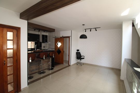 Sala / Cozinha de casa à venda com 2 quartos, 108m² em Santana, São Paulo