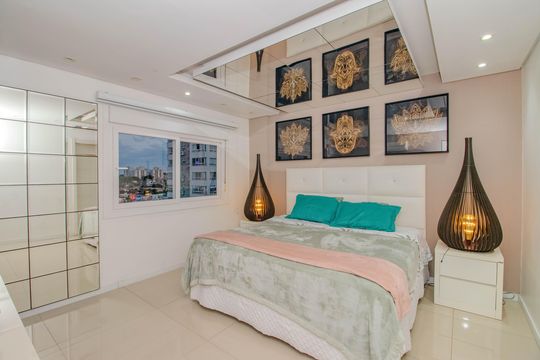 Suíte de apartamento à venda com 1 quarto, 80m² em São Sebastião, Porto Alegre