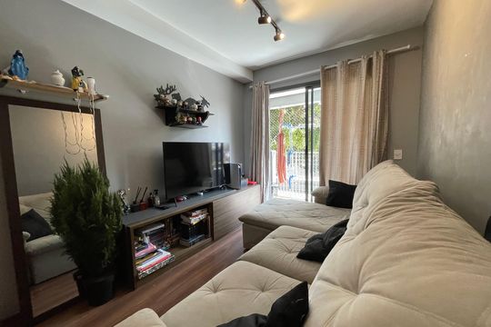 Sala de apartamento à venda com 2 quartos, 57m² em Ferreira, São Paulo