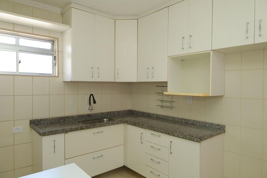 Cozinha de apartamento à venda com 2 quartos, 50m² em Jardim Bonifacio, São Paulo