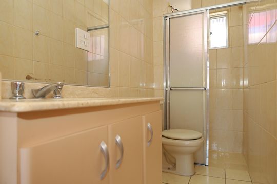 Banheiro de apartamento à venda com 2 quartos, 50m² em Jardim Bonifacio, São Paulo