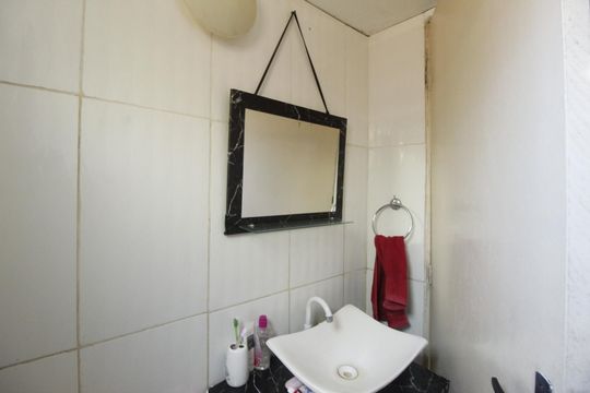 Banheiro 1 de casa para alugar com 3 quartos, 300m² em Morada do Vale I, Gravataí