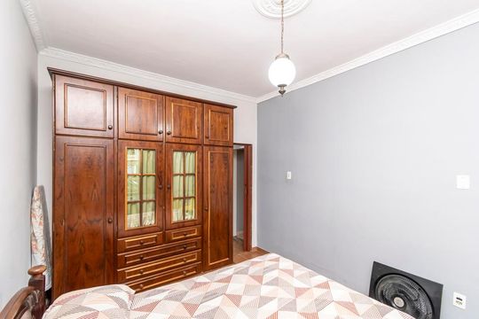 1º andar - Quarto 1 de casa à venda com 5 quartos, 400m² em Braz de Pina, Rio de Janeiro
