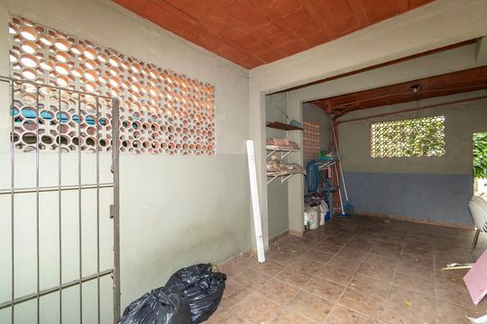 Garagem de casa à venda com 5 quartos, 400m² em Braz de Pina, Rio de Janeiro