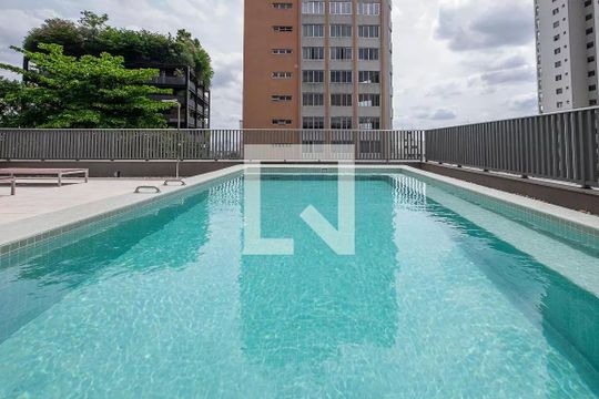 Piscina de kitnet/studio à venda com 1 quarto, 30m² em Sumarezinho, São Paulo