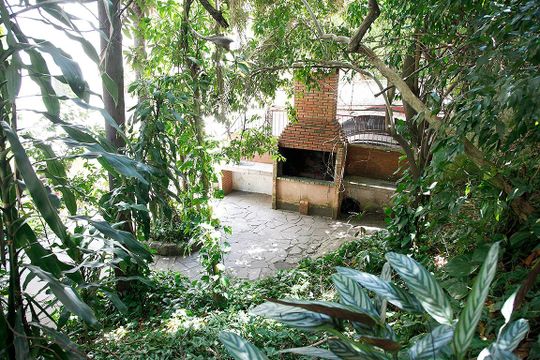 Área Comum - Pátio + Churrasqueira de kitnet/studio à venda com 1 quarto, 35m² em Centro Histórico, Porto Alegre