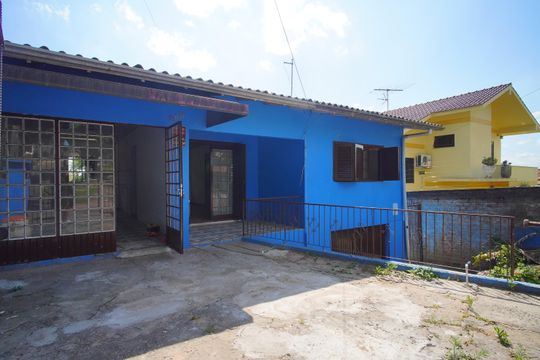 Área externa de casa para alugar com 2 quartos, 75m² em Petrópolis, Novo Hamburgo